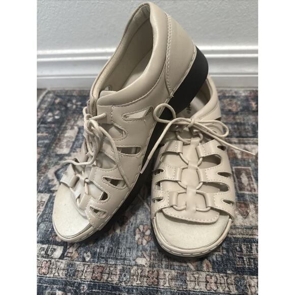 Propet Foot Smart Women’s Beige Sandals New Size 10 M Comfortable - Picture 2 of 6
